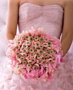 Bukiet ślubny, różowe kwiaty