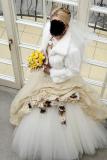 Suknia ślubna Suknia ślubna Urszula Mateja model 640 kolor: ecru+złoty+biały rozmiar: od34 do38