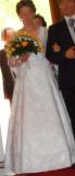 Suknia ślubna Piękna suknia z hiszpańskiej koronki kolor: biały rozmiar: 42