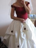 Suknia ślubna SPRZEDAM PIĘKNĄ SUKNIE PASUJE NA 170CM. kolor: EKRI-CZERWONE WINO rozmiar: 38/40