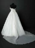 suknia-slubna-suknia-evita-z-kolekcji-2011-roberto-torreta-pronuptia-paris-kolor-ivory-rozmiar-38-2.jpg
