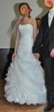 suknia-slubna-suknia-slubna-lisa-ferrera-cosmobella-7490-kolor-bialy-rozmiar-36-38-2.jpg