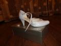 Akcesoria ślubne Sprzedam białe, skórzane buty ślubne kolor: biały rozmiar: 36