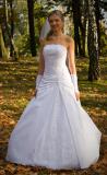 Suknia ślubna sprzedam białą suknię ślubną kolor: biała rozmiar: 34-36 (z możliwością powiększenia)