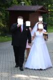Suknia ślubna PIĘKNA KLASYKA BIAŁA KORONKOWE WYKOŃCZENIA kolor: BIAŁA rozmiar: 42