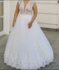 Suknia ślubna Przepiękna suknia ślubna  kolor: Biała z delikatnym brokatowym tiulem  rozmiar: 42