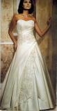 Suknia ślubna Sprzedam Piękną suknie ślubną biała satynowa, pięknie się kręci podczas tańca kolor: Biała rozmiar: 38