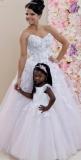 Suknia ślubna Suknia ślubna GIVENCHY, kolekcja ANGEL 2011 kolor: biały,dół sukni zawiera 2 warstwy delikatnie przebijającego różu rozmiar: 38-42