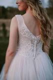 Suknia ślubna suknia ślubna z trenem księżniczka tiul gorset pudrowy róż 38/40 M/L kolor: złamany biały, podszewka pudrowy róż rozmiar: 40 regulowane gorsetem 38/40